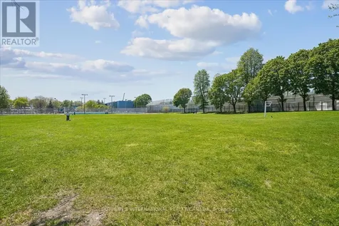 257 Booth Avenue Toronto (south Riverdale) ON M4M 2M7