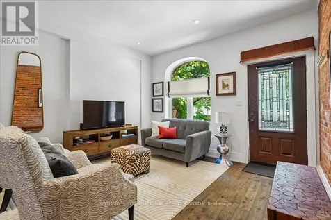 257 Booth Avenue Toronto (south Riverdale) ON M4M 2M7