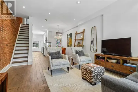 257 Booth Avenue Toronto (south Riverdale) ON M4M 2M7