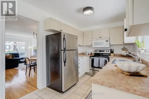 94 Thrushwood Drive Barrie (400 West) ON L4N 0Z1