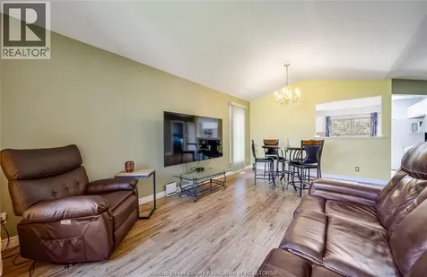 185 Elm Avenue Windsor ON N9A 5G9