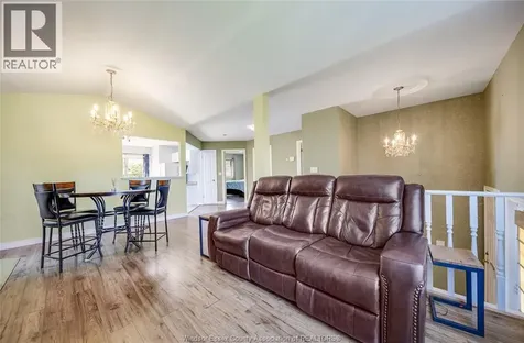 185 Elm Avenue Windsor ON N9A 5G9