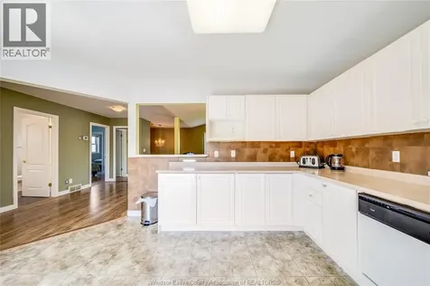 185 Elm Avenue Windsor ON N9A 5G9