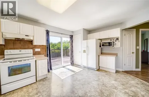 185 Elm Avenue Windsor ON N9A 5G9