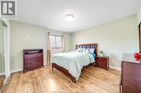 185 Elm Avenue Windsor ON N9A 5G9