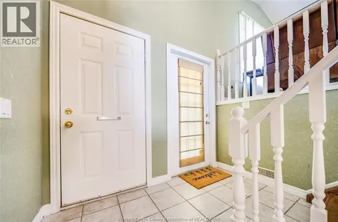 185 Elm Avenue Windsor ON N9A 5G9