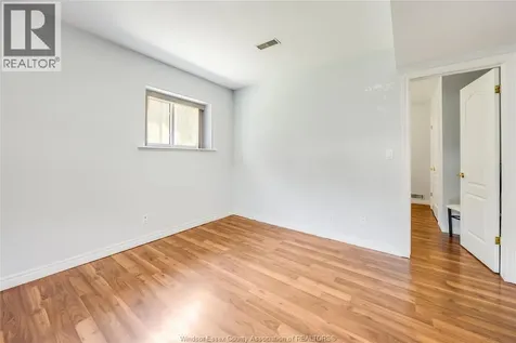 185 Elm Avenue Windsor ON N9A 5G9