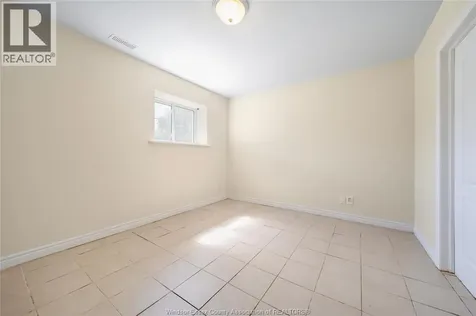 185 Elm Avenue Windsor ON N9A 5G9