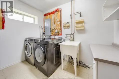 185 Elm Avenue Windsor ON N9A 5G9