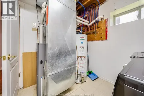 185 Elm Avenue Windsor ON N9A 5G9
