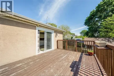 185 Elm Avenue Windsor ON N9A 5G9