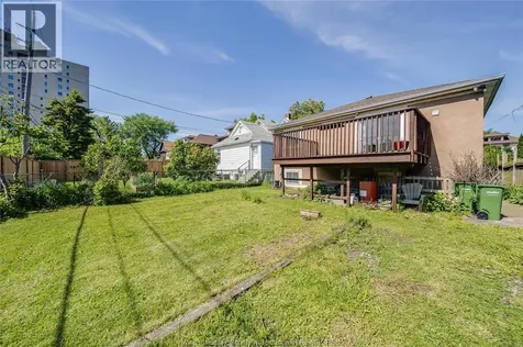 185 Elm Avenue Windsor ON N9A 5G9