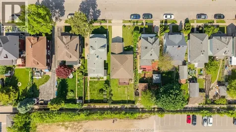 185 Elm Avenue Windsor ON N9A 5G9
