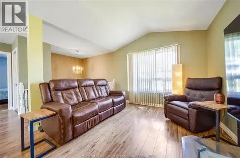 185 Elm Avenue Windsor ON N9A 5G9