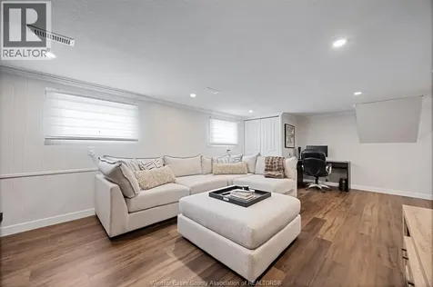 945 Laurier Lasalle ON N9J 1M9