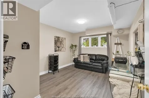 4851 Matchett Windsor ON N9C 2A7