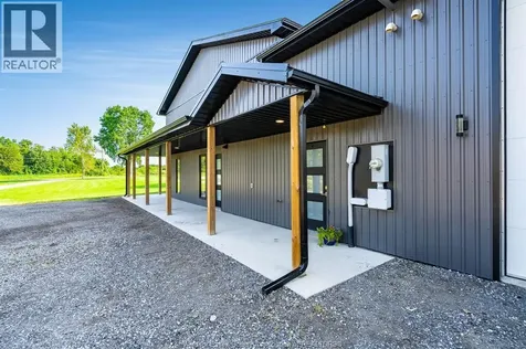 2110 Deer Run Road Leamington ON N8H 3V7