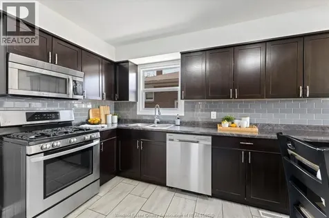 1531 Labadie Windsor ON N8Y 4H3