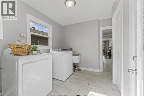 1531 Labadie Windsor ON N8Y 4H3