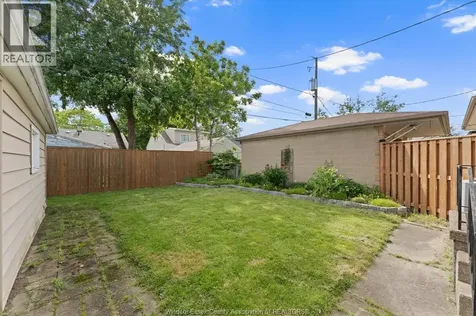 1531 Labadie Windsor ON N8Y 4H3