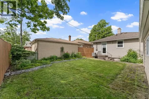 1531 Labadie Windsor ON N8Y 4H3