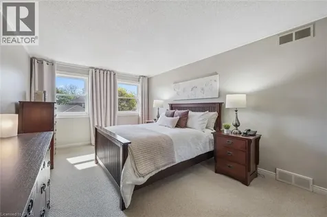 40 Beasley Crescent Cambridge ON N1T 1K1