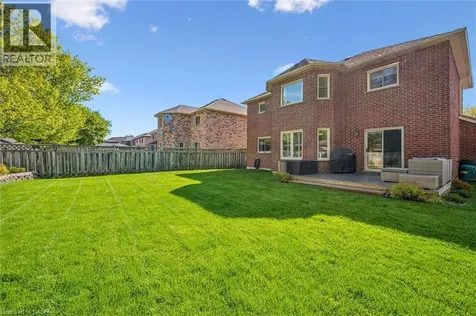 40 Beasley Crescent Cambridge ON N1T 1K1