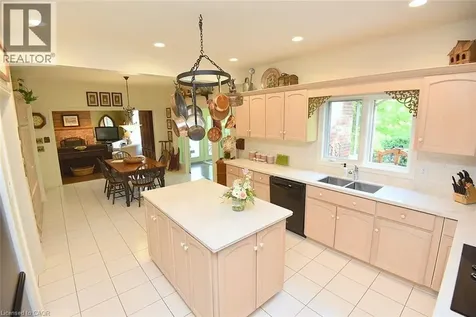 712 Robson Road Waterdown ON L8B 1H1