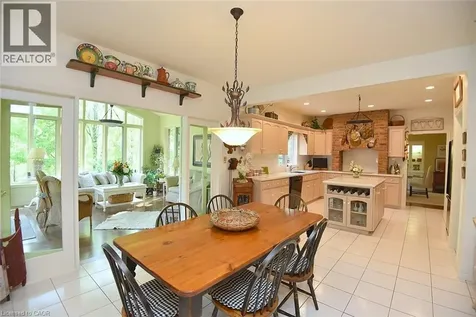 712 Robson Road Waterdown ON L8B 1H1