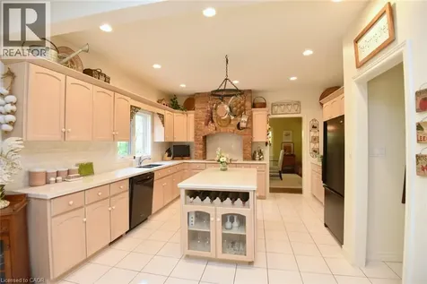 712 Robson Road Waterdown ON L8B 1H1
