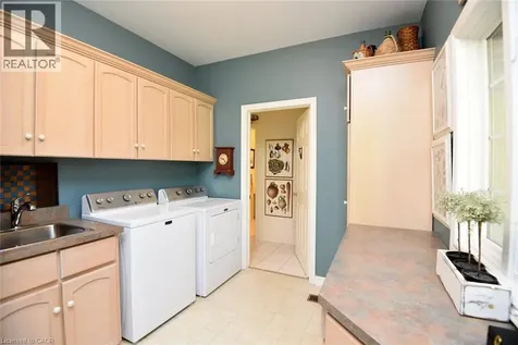 712 Robson Road Waterdown ON L8B 1H1
