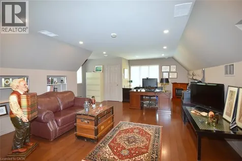 712 Robson Road Waterdown ON L8B 1H1