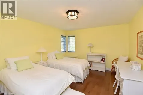712 Robson Road Waterdown ON L8B 1H1