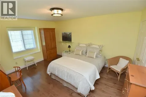 712 Robson Road Waterdown ON L8B 1H1