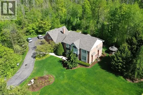 712 Robson Road Waterdown ON L8B 1H1