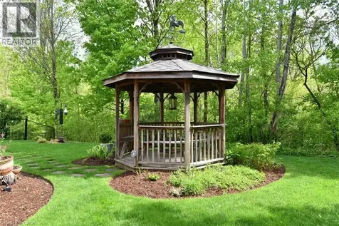 712 Robson Road Waterdown ON L8B 1H1