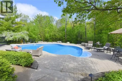 712 Robson Road Waterdown ON L8B 1H1
