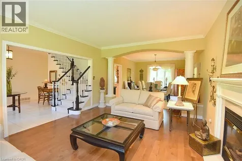 712 Robson Road Waterdown ON L8B 1H1
