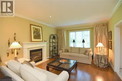 712 Robson Road Waterdown ON L8B 1H1