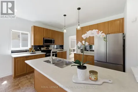 1637 Grandview Street North Oshawa (taunton) ON L1K 0A6