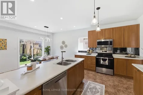 1637 Grandview Street North Oshawa (taunton) ON L1K 0A6