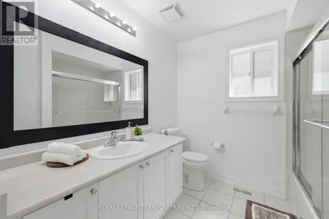 1637 Grandview Street North Oshawa (taunton) ON L1K 0A6