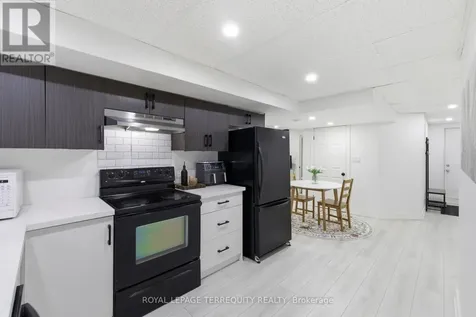 1637 Grandview Street North Oshawa (taunton) ON L1K 0A6