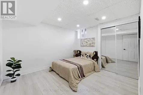 1637 Grandview Street North Oshawa (taunton) ON L1K 0A6