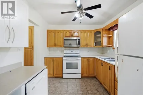 176 Colonial Court Sudbury ON P3A 4X5