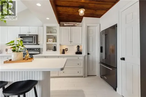 4209 Muskoka Road 117 Lake Of Bays ON P0B 1A0