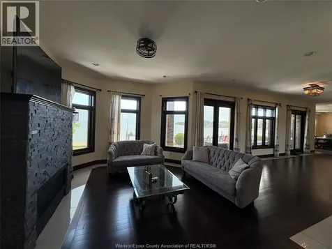 236 Shoreview Circle Windsor ON N8P 1M7