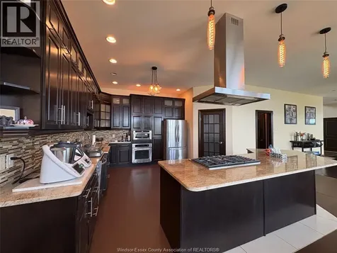 236 Shoreview Circle Windsor ON N8P 1M7