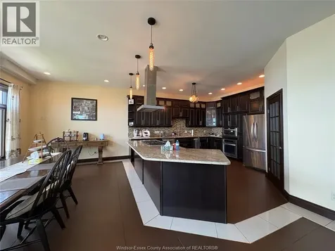 236 Shoreview Circle Windsor ON N8P 1M7