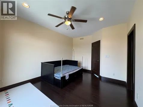 236 Shoreview Circle Windsor ON N8P 1M7